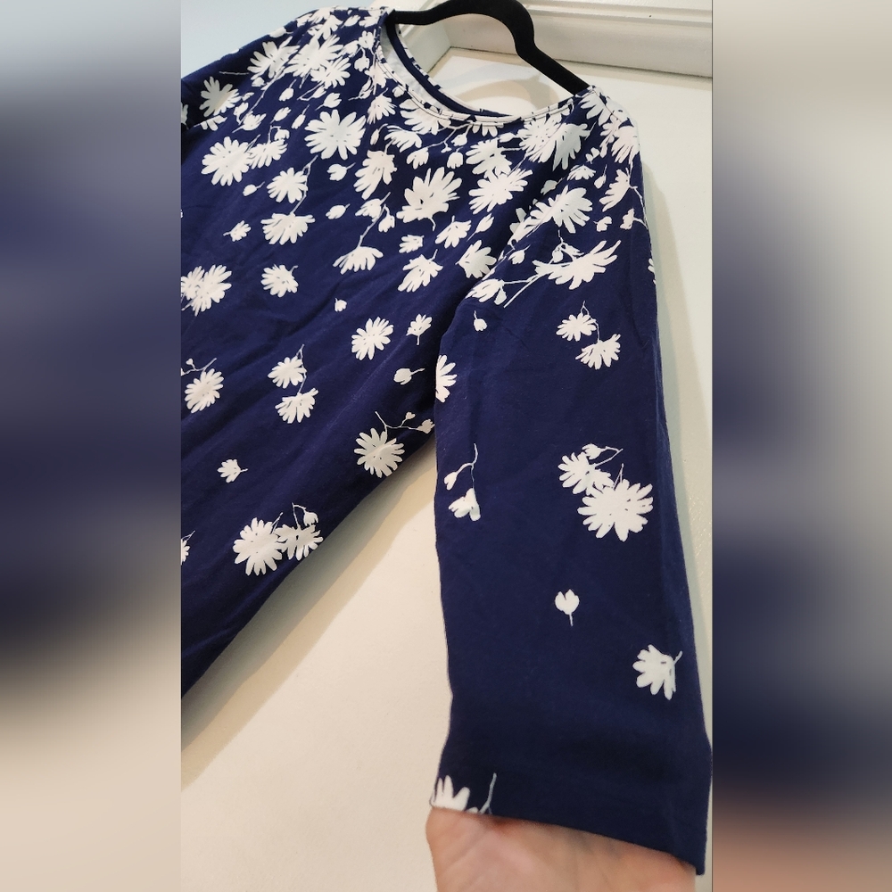 Floral Navy Blue Women's Talbots Top, Large. - Picture 4 of 6